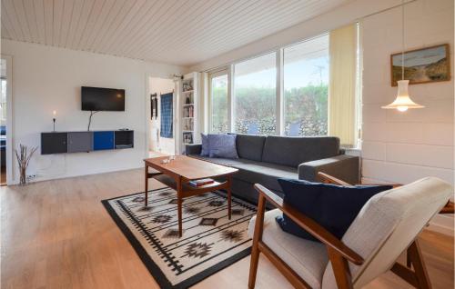  Lovely Home In Struer With Kitchen in Struer