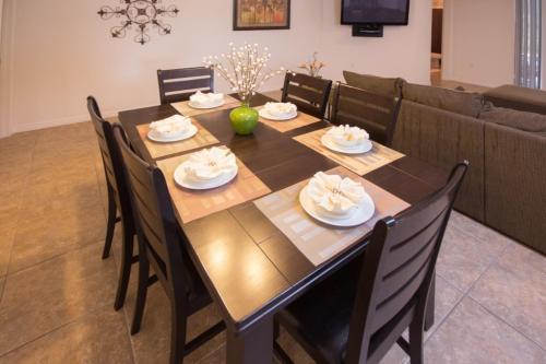 Robert's Cypress Pointe Villa home - image 3