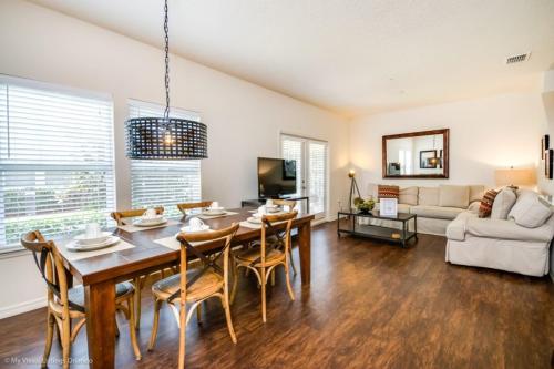 Intimate & Upscale - 4 Bdm Townhome townhouse - image 12
