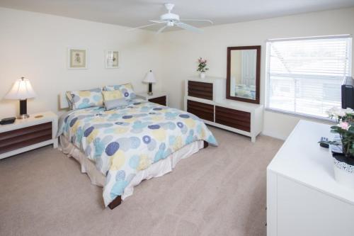 Adriaan's West Haven Villa home - image 3