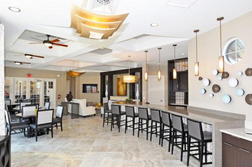 7036OAKWOOD villa - image 3