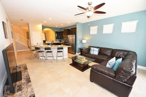 Solterra Resort- 5 Bdms of Comfort & Relaxation home - image 7