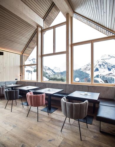 HOLZGAUER HAUS – Warth, KS