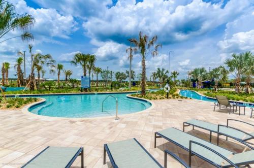New Storey Lake 3 Bdm Town Home With Pool townhouse - image 5