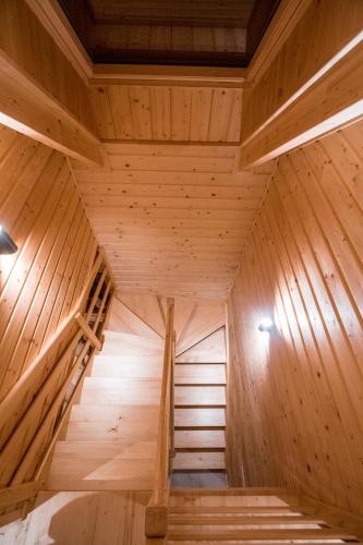 A szálláshely kívülről, Rodinná roubenka U Tří skřítků (Rodinna roubenka U Tri skritku) in Šanov