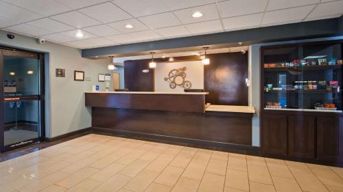 Best Western Plus Coldwater Hotel - image 10
