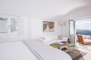 Aqua Luxury Suites Santorini - image 14