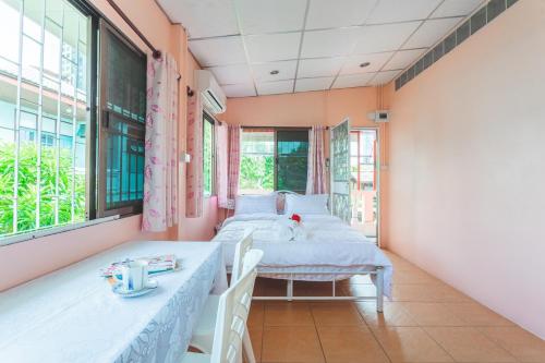Gaiwandhanat Homestay, Бангкок (фото 6)