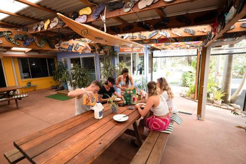Ozzie Pozzie Backpackers - 주방