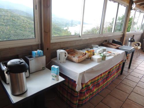 Φαγητό και ποτό, Gites Hotel Couleur Caraibes in Μποιγιάντ