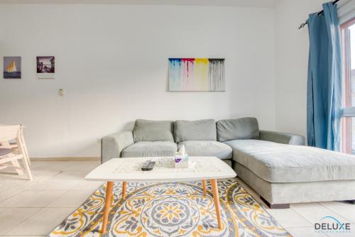 Community Vibe Living with Wellness Access Close to Metro, Mediterranean, Discovery Gardens by Deluxe Holiday Homes, Dubai (foto 3)