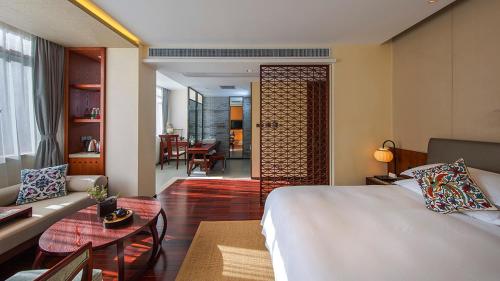 Double Room image 1