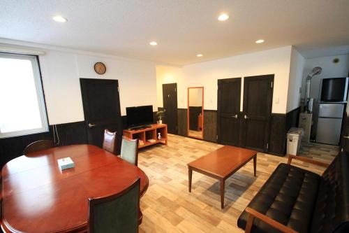 B&B Sapporo - kODATEL コダテル 札幌大通公園 201 - Bed and Breakfast Sapporo