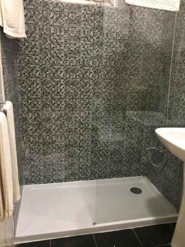 Double or Twin Room image 6