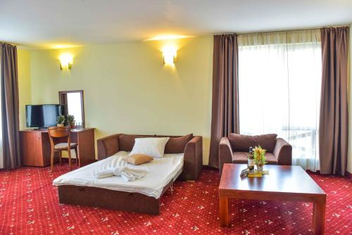 Hotel Bojur & Bojurland Apartment Complex - image 3