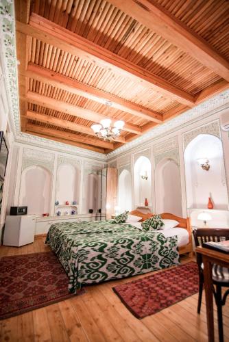 room detail thumbnail 1