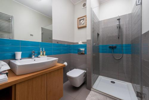 Three-Bedroom Apartment image 8