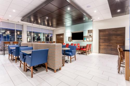 Holiday Inn Express & Suites - Florence - Cincinnati Airport, an IHG Hotel