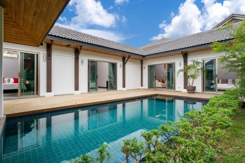 3-4 bedrooms villa in secure estate in 2km from Nai Harn beach 3-4 bedrooms villa in secure estate in 2km from Nai Harn beach