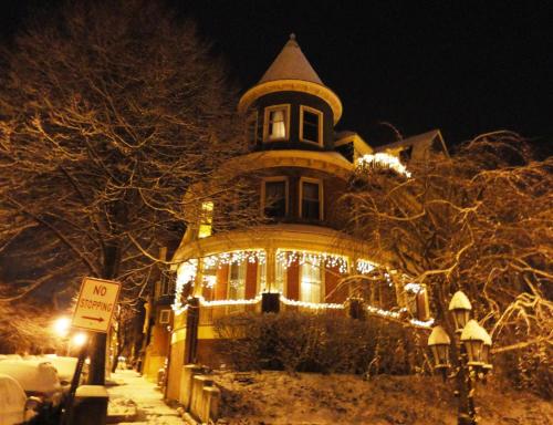 Wilson House Bed & Breakfast - 출입구