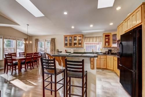 1144GB The Golden Bear Retreat home - image 6
