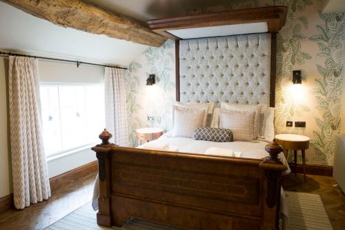 The Legh Arms Prestbury - image 6