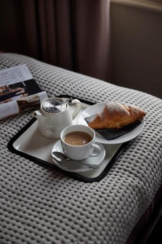 Hertford House - image 6