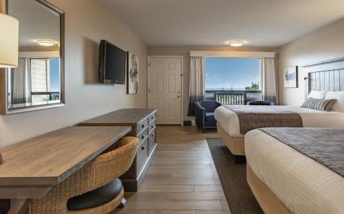Gold Beach Inn and Ireland's Rustic Lodge in Gold Beach (OR)