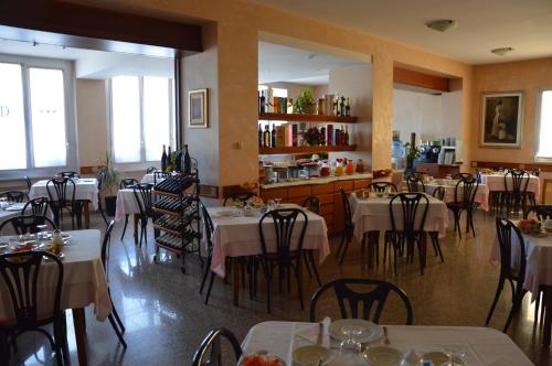 餐飲選擇, Hotel Diga in 拉雲納濱海
