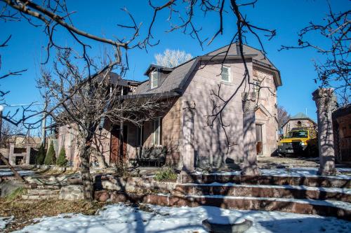 Vista exterior, Stone Art Guest House & Camping in Aragatsotn