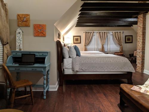 room detail thumbnail 1