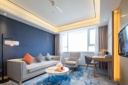 room detail thumbnail 2