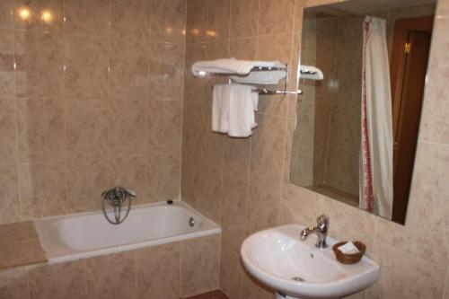 Hostal Sonia - image 11