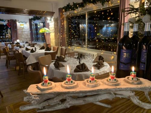 Restaurant, Hotel Chastellares in Saint-Étienne-de-Tinée