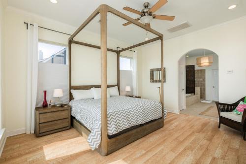 Crystal Getaway in Port Bolivar, USA