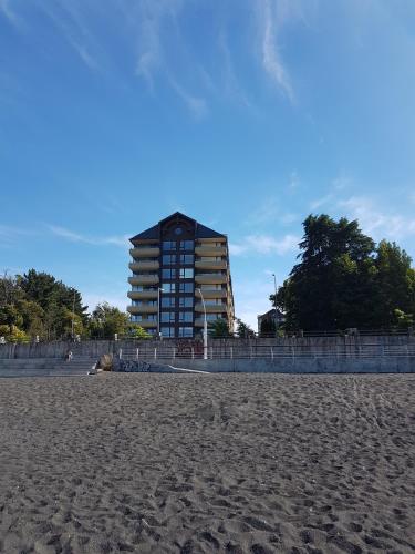 Depto primera línea de playa para 5 personas (Depto primera linea de playa para 5 personas) in Villarrica