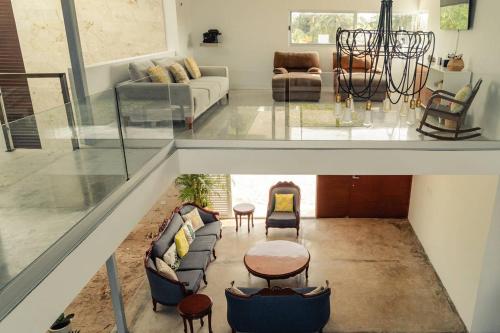 87967 Breathtaking beach Villa, feel the inviting vibe! in Chelem, Mexico