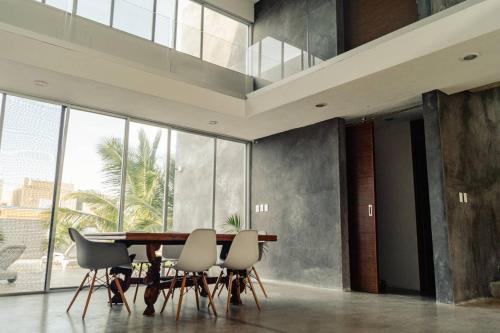 87967 Breathtaking beach Villa, feel the inviting vibe! in Chelem, Mexico