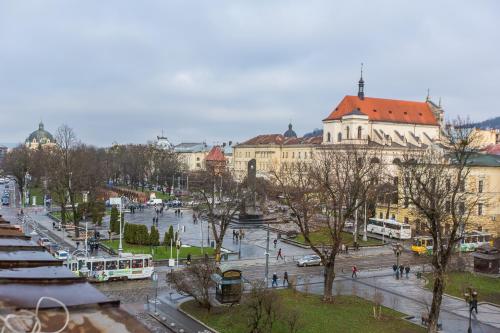 Квартира подобово в центрі на вулиці Проспект Свободи 7 - image 4