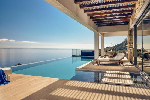 Marathias Villa Sleeps 8 Pool Air Con WiFi