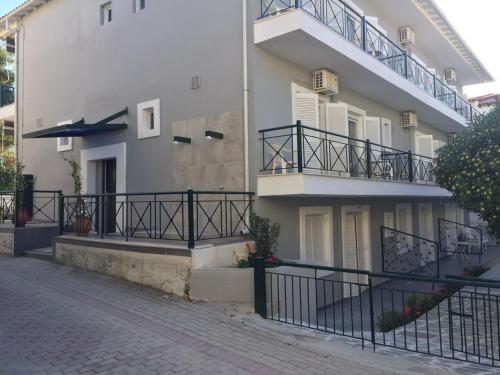  ESTIA PHILOXENIA apart-studios in Pefkochori