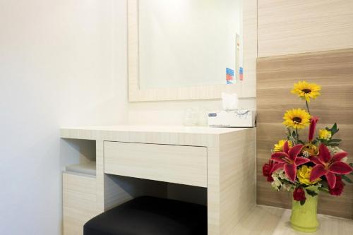 DB PLUS 6 – Bangkok, NY