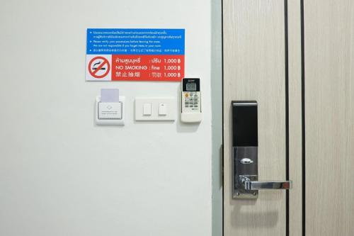DB PLUS 6 – Bangkok, NY