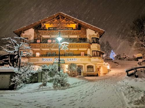 Hotel Garni Apart TINA - Accommodation - Ischgl