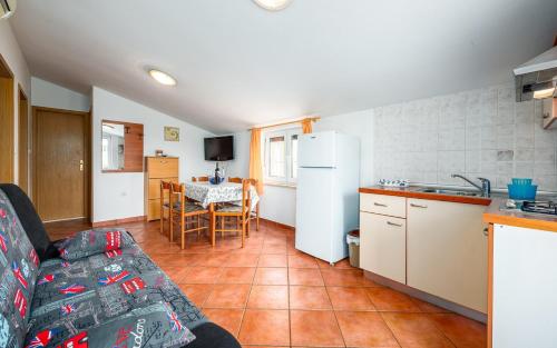 ALEKS house with apartments - image 4