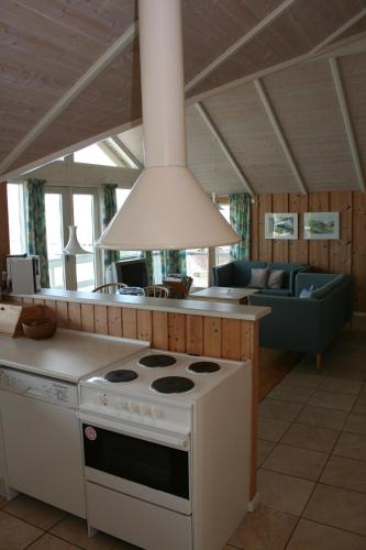 3 bedrooms, 6 beds
