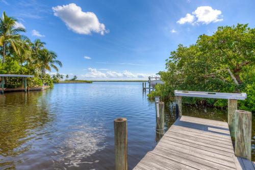 Pine Island Paradise - main image