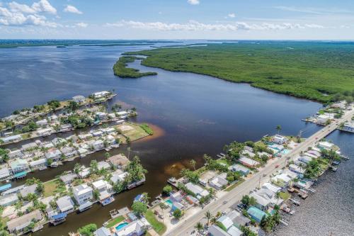 Pine Island Paradise - image 2