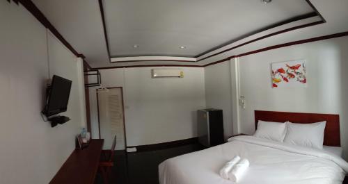 ณ สุข รีสอร์ท (Nasuk resort) in Nong Phai