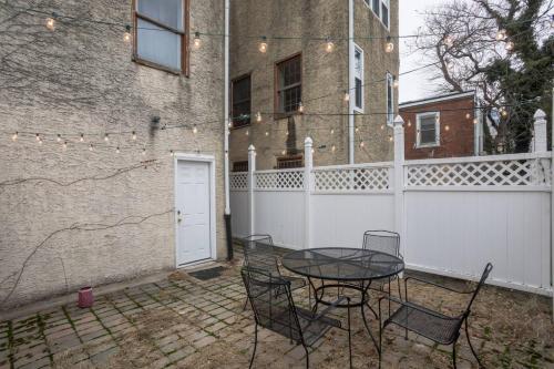Beautiful 2 bedroom-Graduate Hospital-Back Patio - image 8